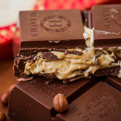 Barra de chocolate com recheio de creme de avelã